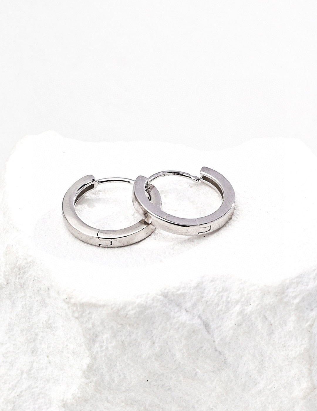 Minimalist Gold Circle Earrings