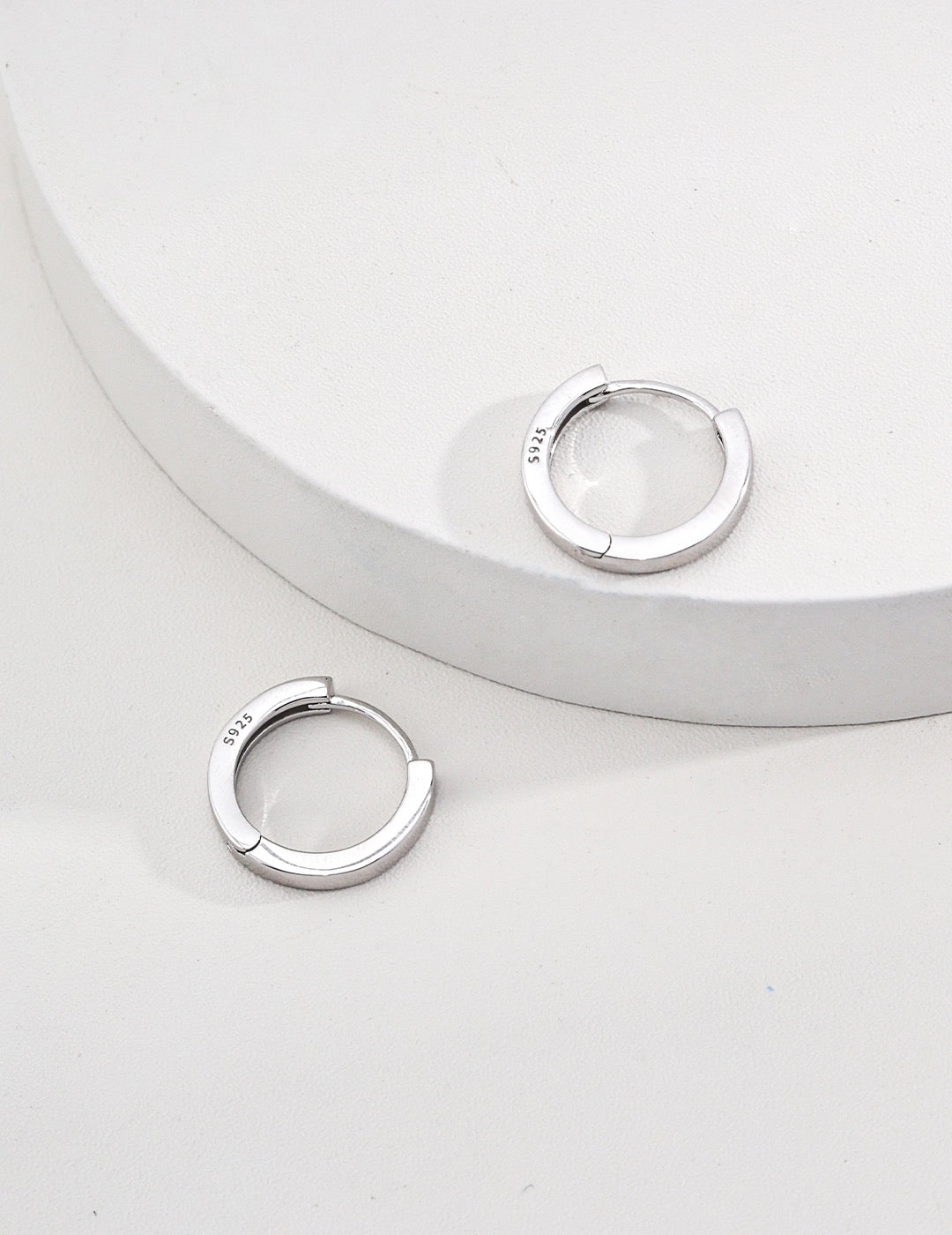 Minimalist Gold Circle Earrings