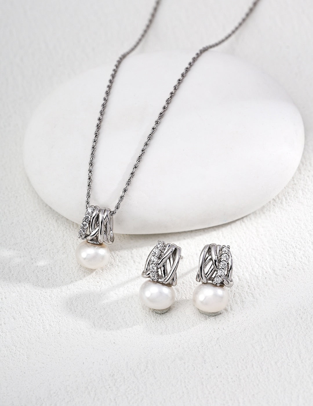 Star Trail · Natural Pearl & Zirconia Silver Earrings