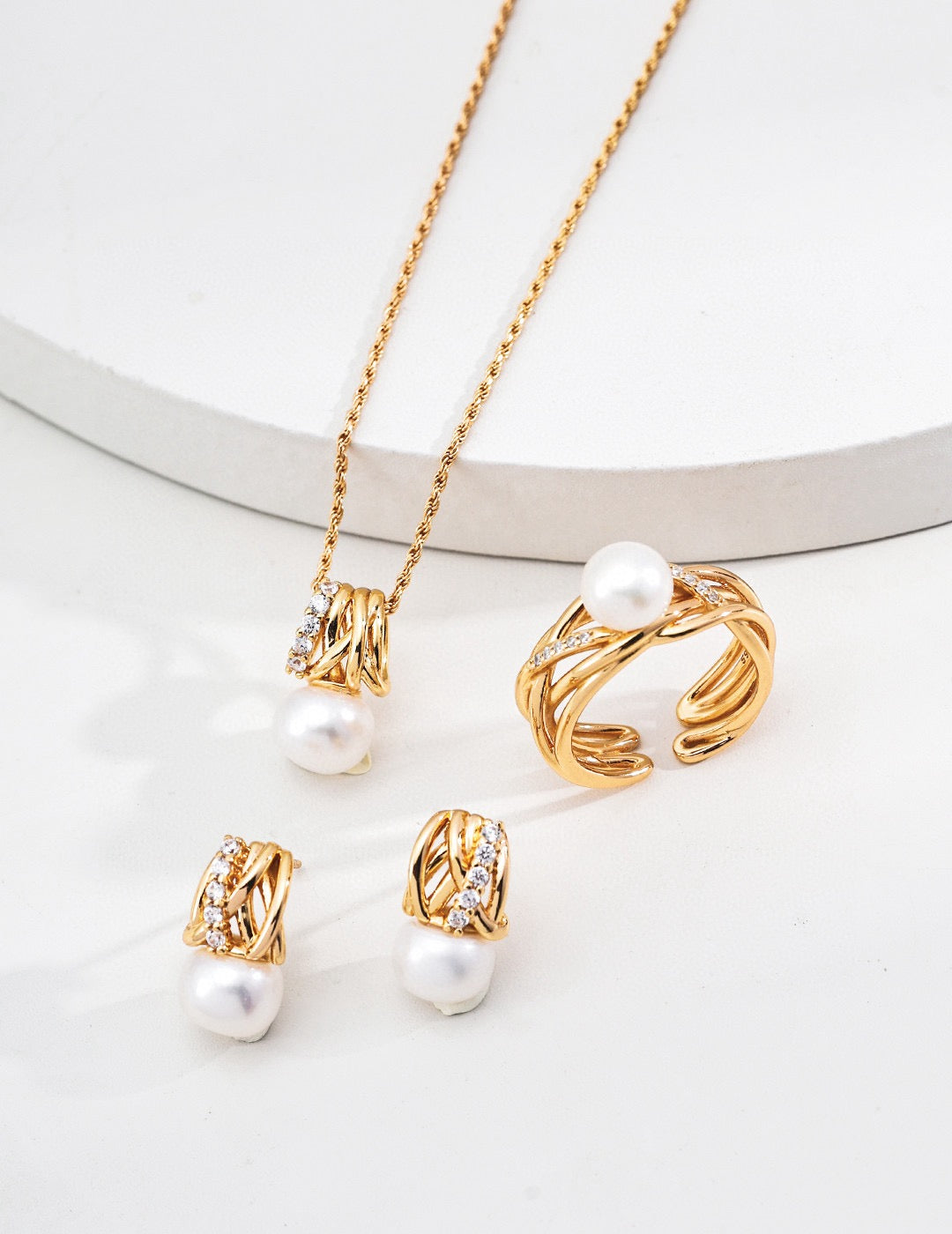 Star Trail · Natural Pearl & Zirconia Silver Earrings